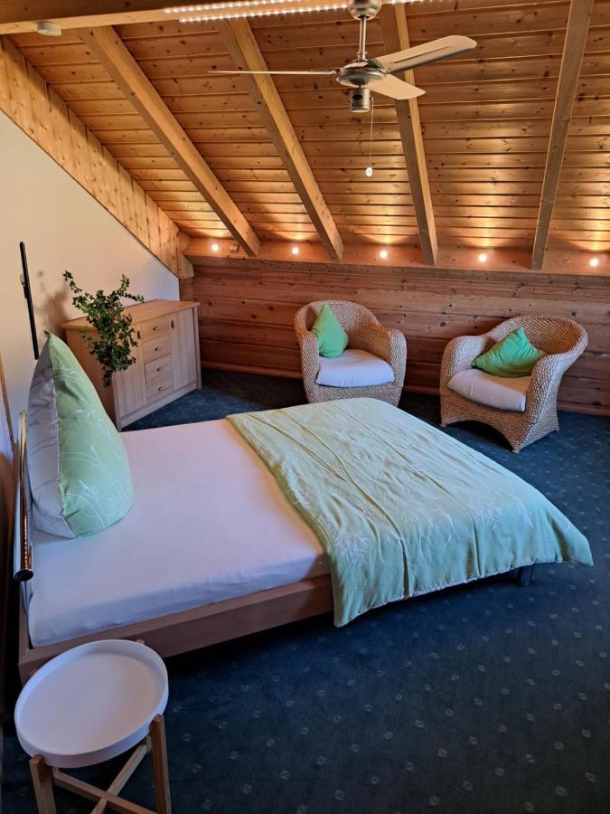 Steewer Landhaus Gemuetliche Ferienwohnung Bis 6 Pers In Ruhiger Ortsrandlage Stebach Bagian luar foto